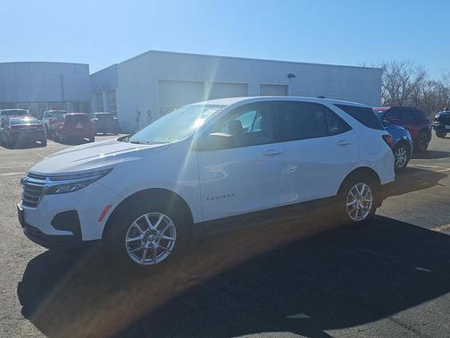 2023 Chevrolet Equinox LS