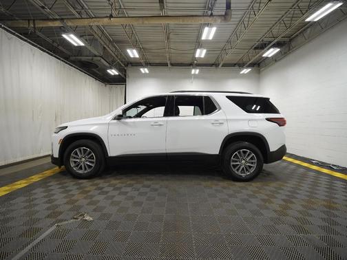 Summit White 2023 Chevrolet Traverse LT Cloth