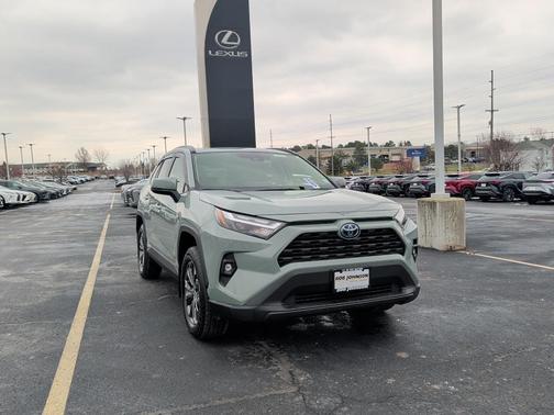 2022 Toyota RAV4 Hybrid XLE Premium