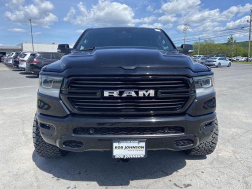 Diamond Black Crystal Pearlcoat 2022 RAM 1500 Laramie