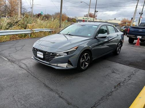2023 Hyundai ELANTRA Limited