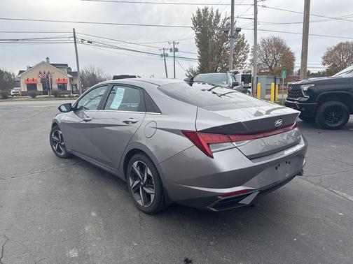 2023 Hyundai ELANTRA Limited