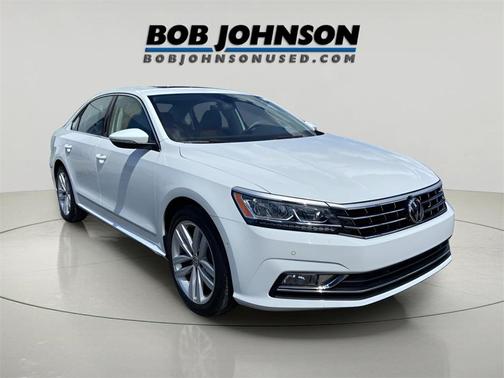 2018 Volkswagen Passat 2.0T SEL Premium