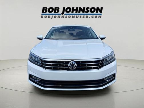 2018 Volkswagen Passat 2.0T SEL Premium