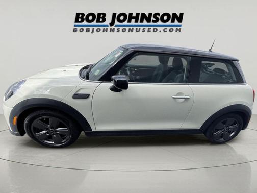 Pepper White 2023 MINI Hardtop Cooper