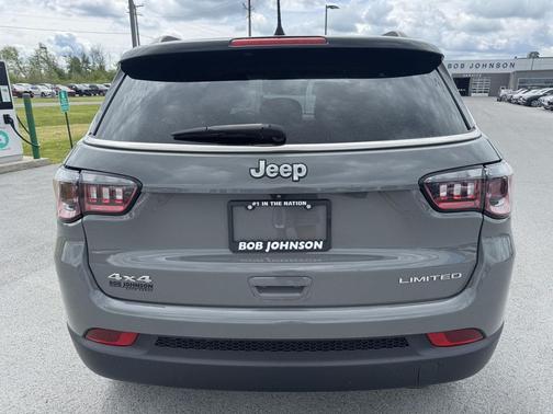 Sting-Gray Clearcoat 2022 Jeep Compass Limited