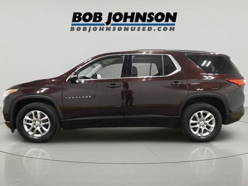 Black Cherry Metallic 2020 Chevrolet Traverse LT Cloth