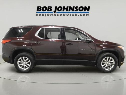 Black Cherry Metallic 2020 Chevrolet Traverse LT Cloth