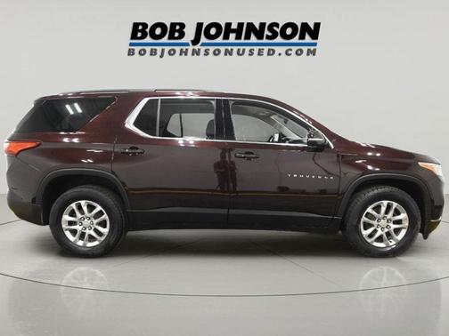 Black Cherry Metallic 2020 Chevrolet Traverse LT Cloth