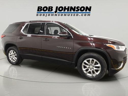 Black Cherry Metallic 2020 Chevrolet Traverse LT Cloth