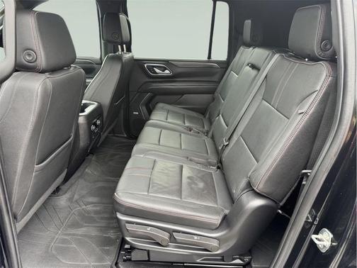 Black 2022 Chevrolet Suburban RST