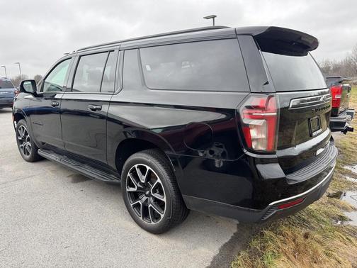 Black 2022 Chevrolet Suburban RST