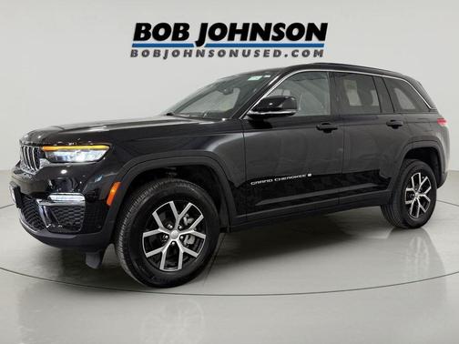 Diamond Black Crystal Pearlcoat 2024 Jeep Grand Cherokee Limited
