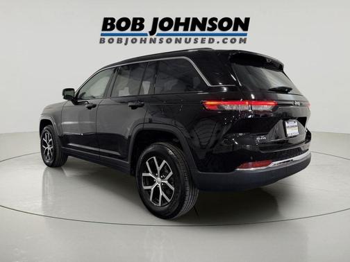 Diamond Black Crystal Pearlcoat 2024 Jeep Grand Cherokee Limited