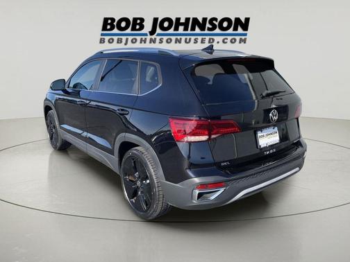 Deep Black Pearl 2023 Volkswagen Taos 1.5T SEL