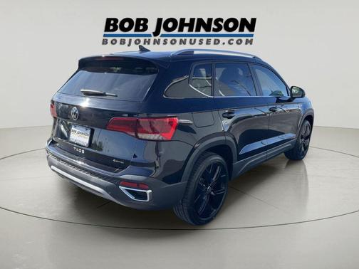 Deep Black Pearl 2023 Volkswagen Taos 1.5T SEL