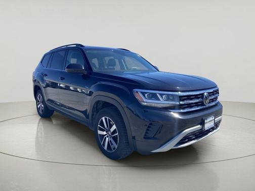 Deep Black Pearl 2022 Volkswagen Atlas 2.0T SE