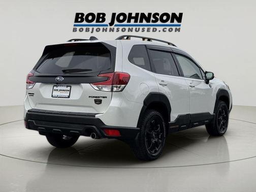 Crystal White Pearl 2025 Subaru Forester Wilderness