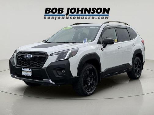 Crystal White Pearl 2025 Subaru Forester Wilderness