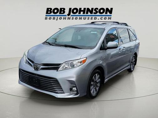 Celestial Silver Metallic 2020 Toyota Sienna XLE