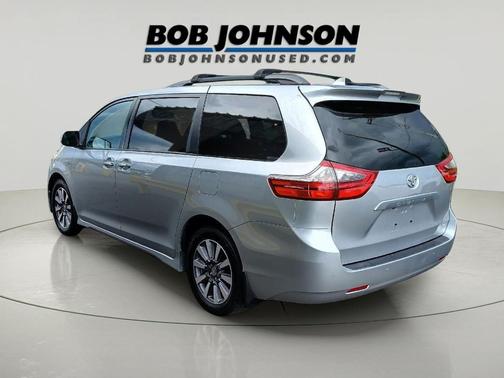 Celestial Silver Metallic 2020 Toyota Sienna XLE