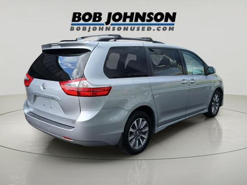 Celestial Silver Metallic 2020 Toyota Sienna XLE