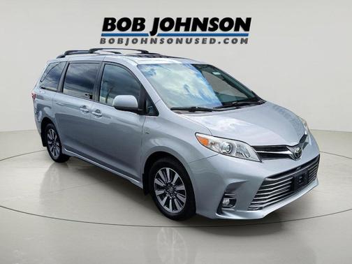 Celestial Silver Metallic 2020 Toyota Sienna XLE