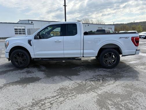 Oxford White 2021 Ford F-150 XLT