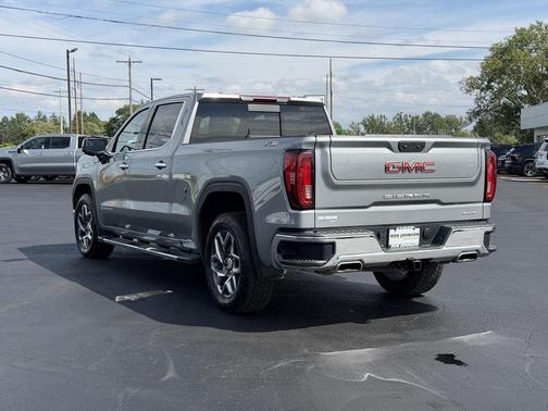 Sterling Metallic 2023 GMC Sierra 1500 SLT