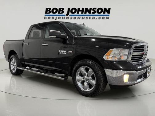 Brilliant Black Crystal Pearlcoat 2016 RAM 1500 Big Horn