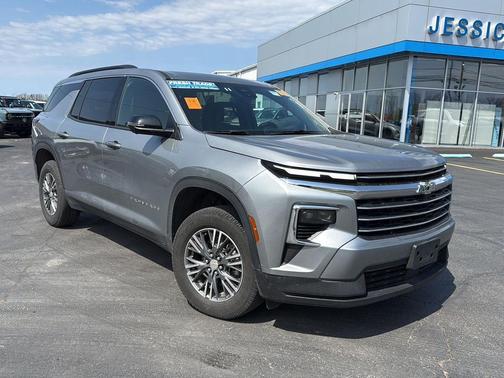 Sterling Gray Metallic 2024 Chevrolet Traverse LT