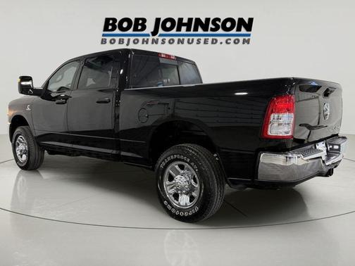 Diamond Black Crystal Pearlcoat 2024 RAM 3500 Tradesman Crew Cab 4x4 6'4' Box