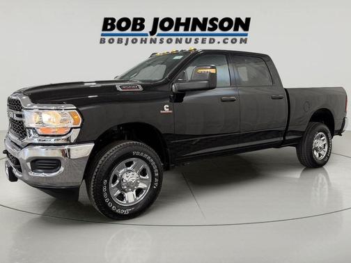 Diamond Black Crystal Pearlcoat 2024 RAM 3500 Tradesman Crew Cab 4x4 6'4' Box