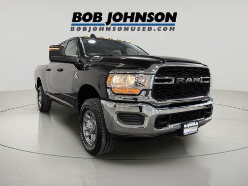 Diamond Black Crystal Pearlcoat 2024 RAM 3500 Tradesman Crew Cab 4x4 6'4' Box