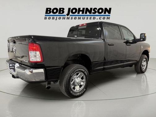 Diamond Black Crystal Pearlcoat 2024 RAM 3500 Tradesman Crew Cab 4x4 6'4' Box