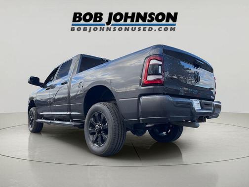 2021 RAM 2500 Big Horn Crew Cab 4x4 6'4' Box