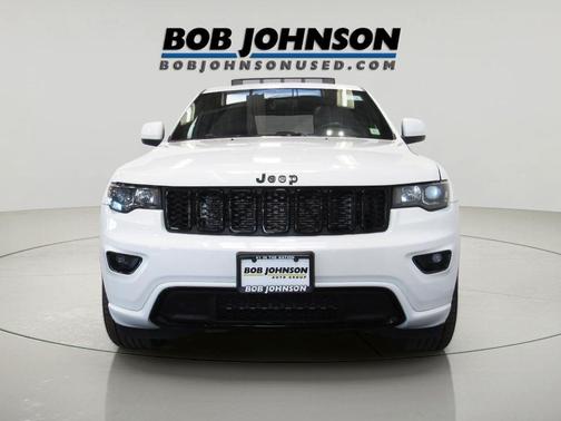 Bright White Clearcoat 2019 Jeep Grand Cherokee Altitude