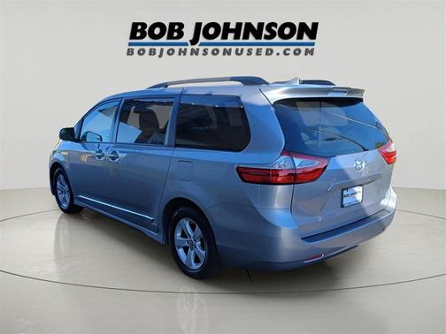 2018 Toyota Sienna LE