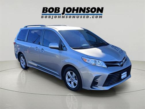 2018 Toyota Sienna LE