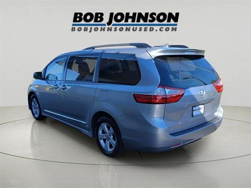 2018 Toyota Sienna LE