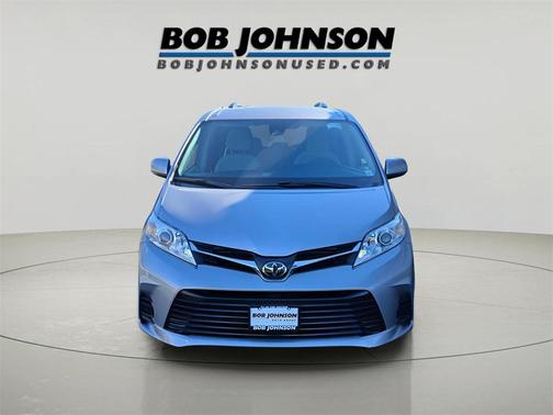 2018 Toyota Sienna LE