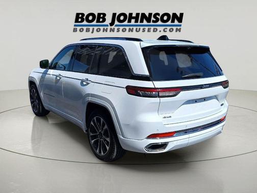 Bright White Clearcoat 2023 Jeep Grand Cherokee Overland