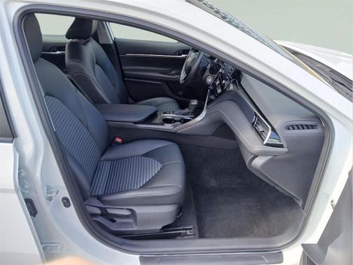 Ice Cap 2024 Toyota Camry SE