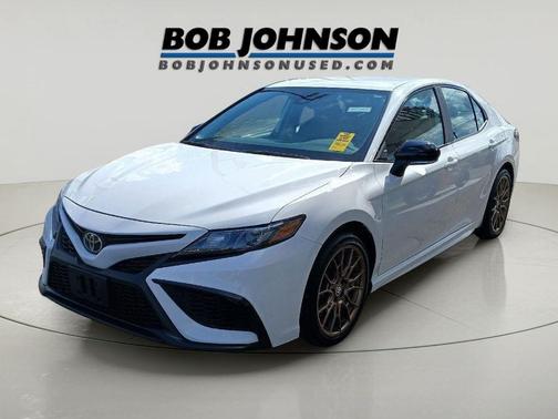 Ice Cap 2024 Toyota Camry SE