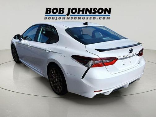Ice Cap 2024 Toyota Camry SE