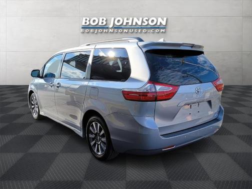 2018 Toyota Sienna XLE Premium