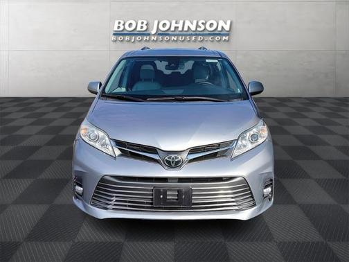 2018 Toyota Sienna XLE Premium