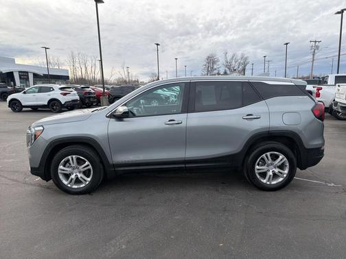 2023 GMC Terrain SLE