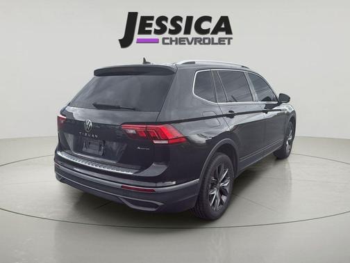 Deep Black Pearl 2022 Volkswagen Tiguan 2.0T SE 4MOTION