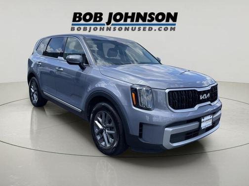 Everlasting Silver 2023 Kia Telluride LX